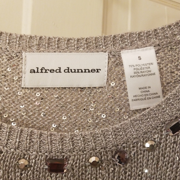 Sweater - Picture 3 of 3